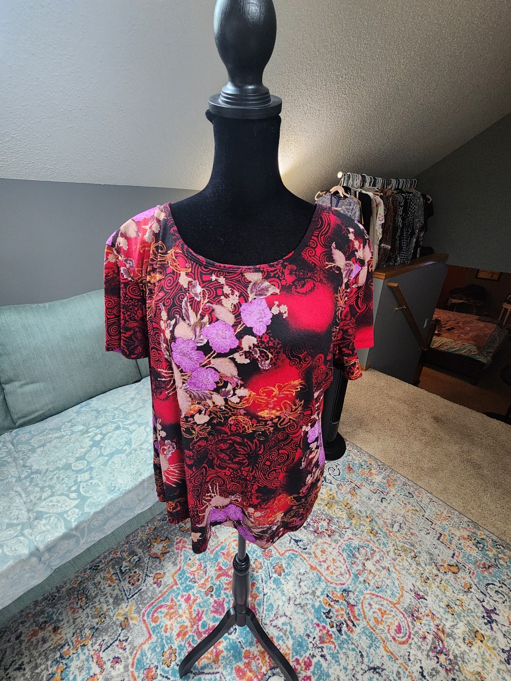 White Stag Floral Short Sleeve Top in Red & Black Great Condition XL Boho!